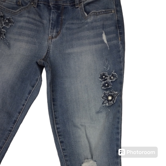 Jessica Simpson Forever Rolled Ankle Jeans - Picture 3 of 9